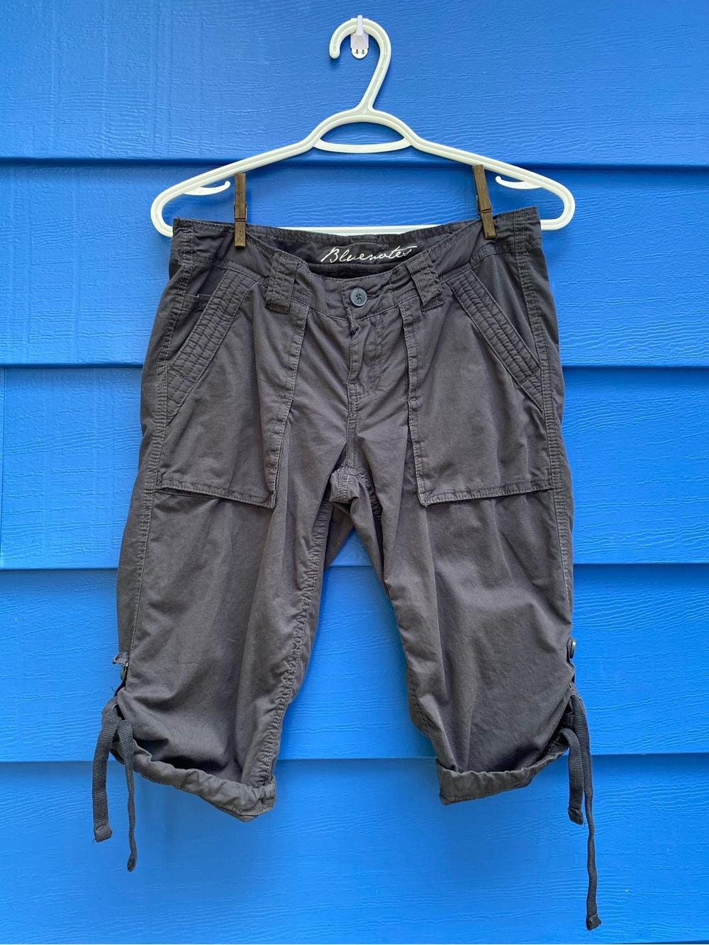 Y2K Charcoal Lowrise Cargo Capri Shorts with Drawstring Cuffs + Matching Belt